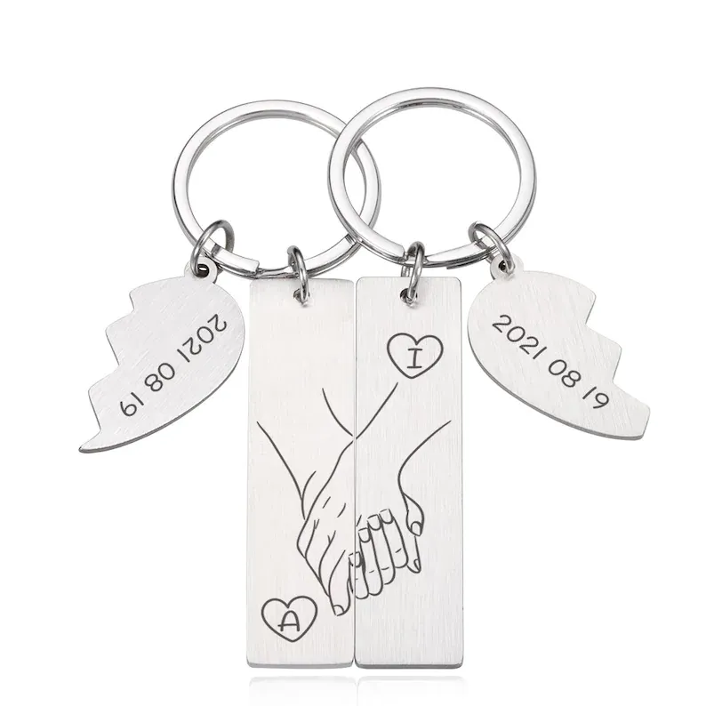 Llavero para pareja mano a mano con fecha y 2 letras personalizadas-Jessemade ES