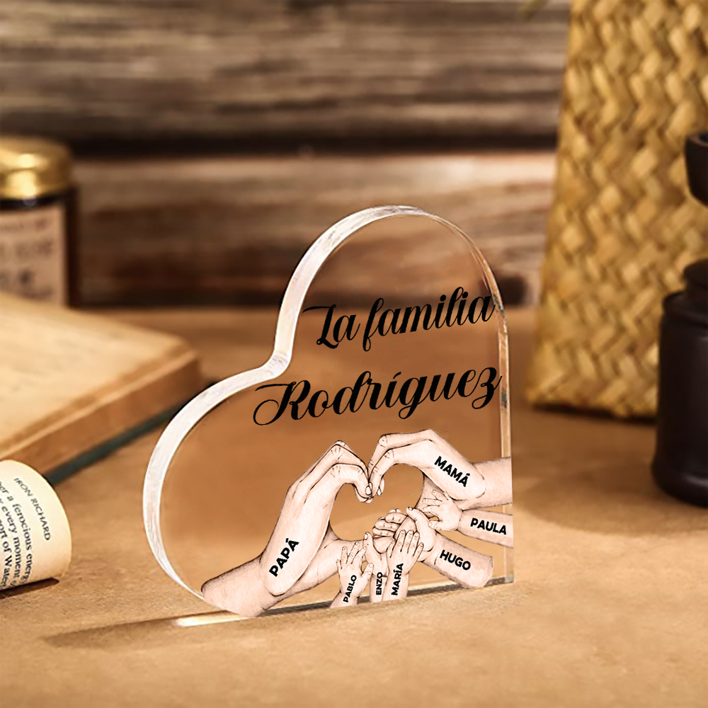 Placa de acrílico en forma de corazón mano a mano con 1 texto y 7 nombres personalizados-Jessemade ES