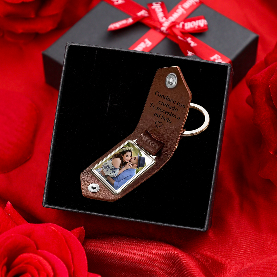 Llavero para pareja de cuero personalizado con 1 texto y foto-Jessemade ES