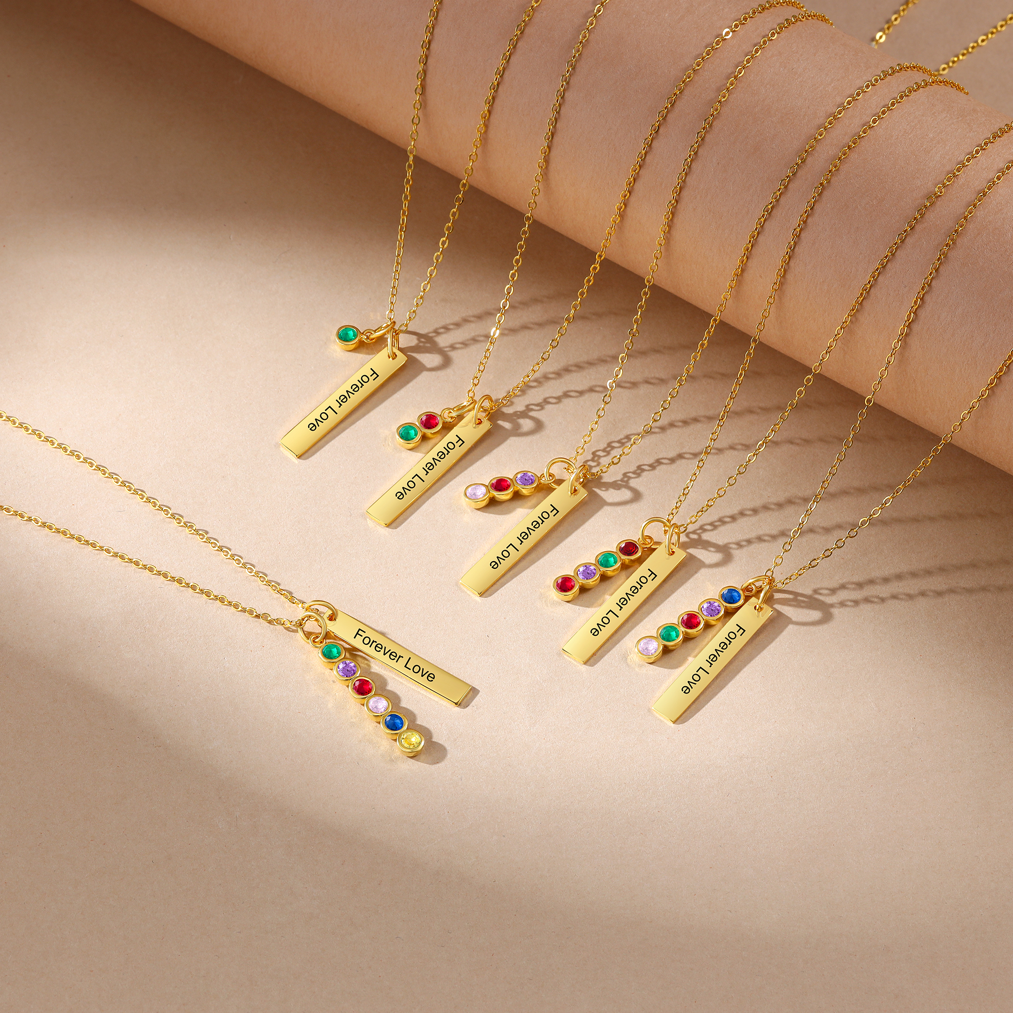 Collar con colgante de placa con 1-6 piedras de nacimiento personalizadas con texto-Jessemade ES