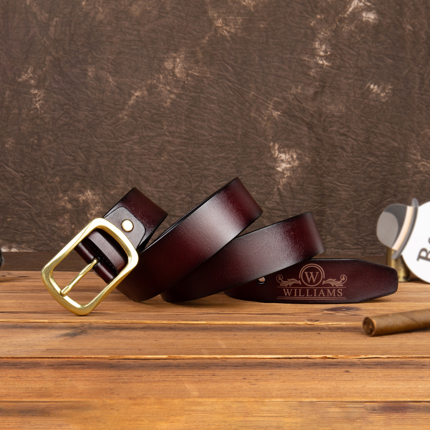 Cinturón de cuero para hombre con nombre e inicial personalizados | Jessemade