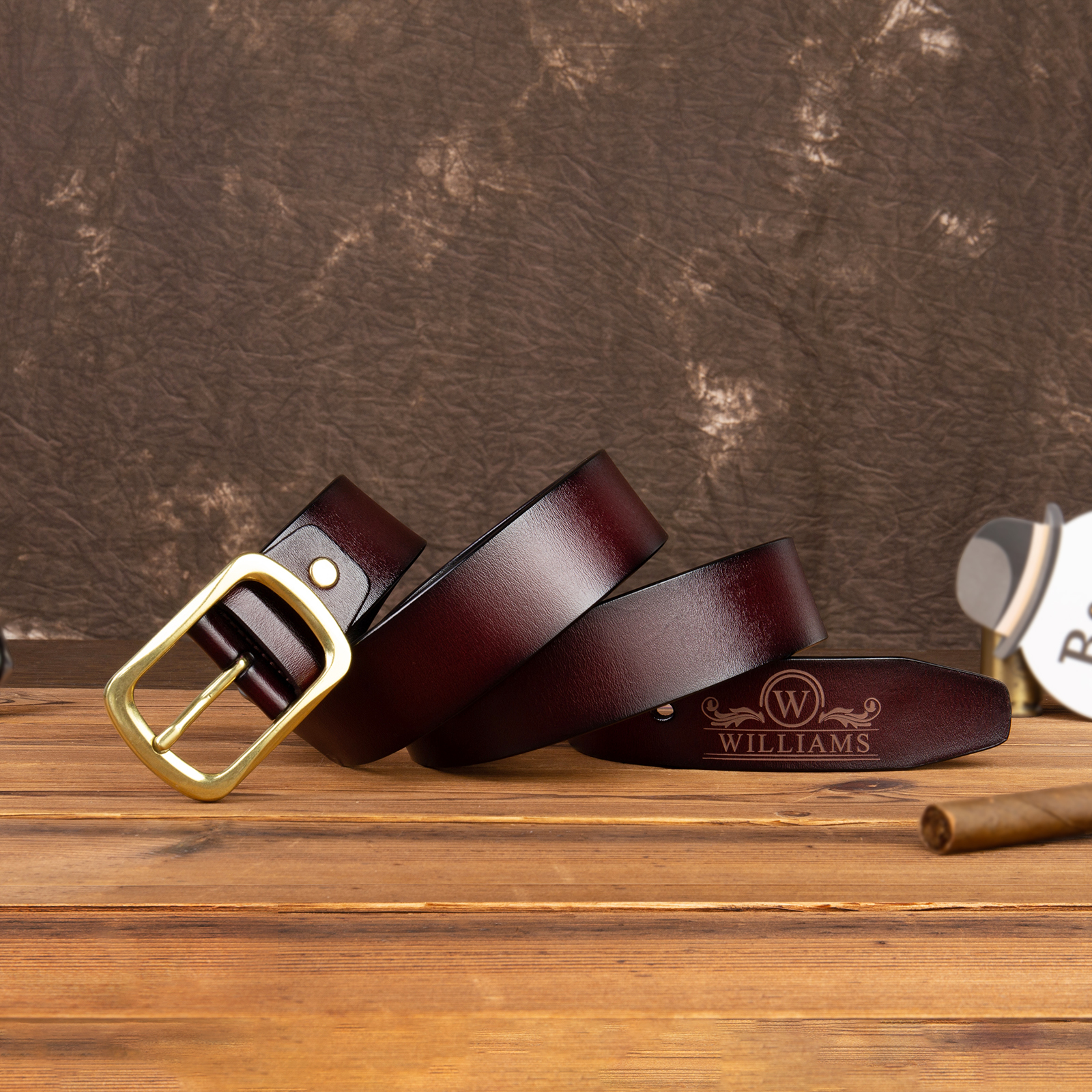 Cinturón de cuero para hombre con nombre e inicial personalizados | Jessemade