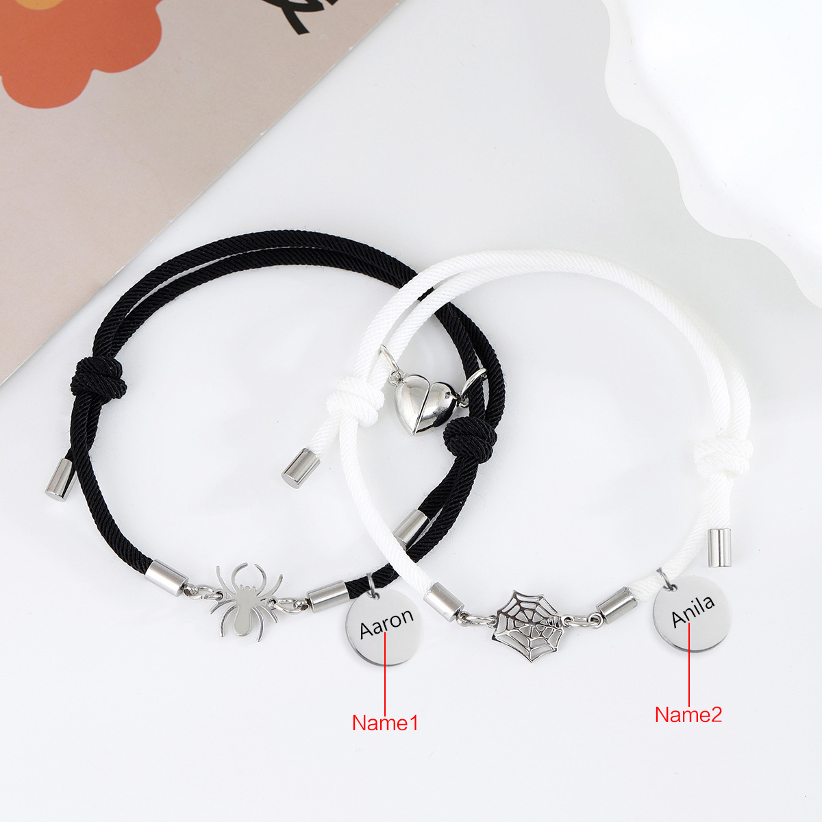 Pulsera de dos piezas de cuerda 2 nombres personalizados para pareja con dije magnético con araña y telaraña