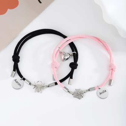 Pulsera de dos piezas de cuerda 2 nombres personalizados para pareja con dije magnético con araña y telaraña