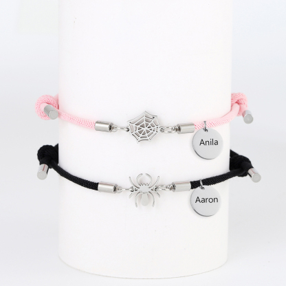 Pulsera de dos piezas de cuerda 2 nombres personalizados para pareja con dije magnético con araña y telaraña