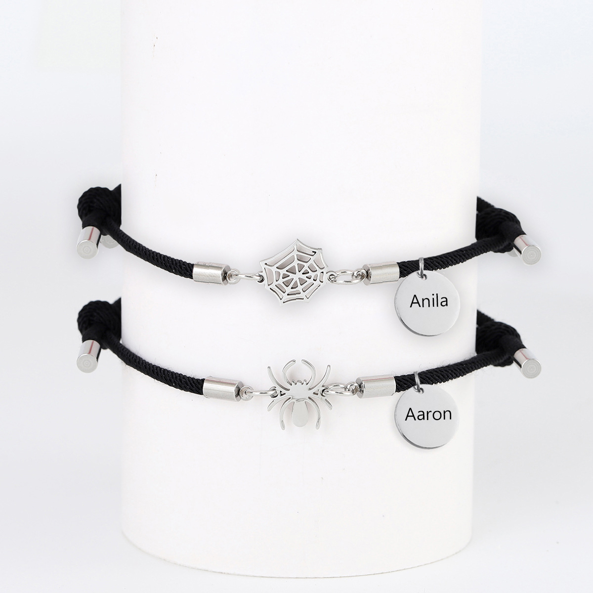 Pulsera de dos piezas de cuerda 2 nombres personalizados para pareja con dije magnético con araña y telaraña