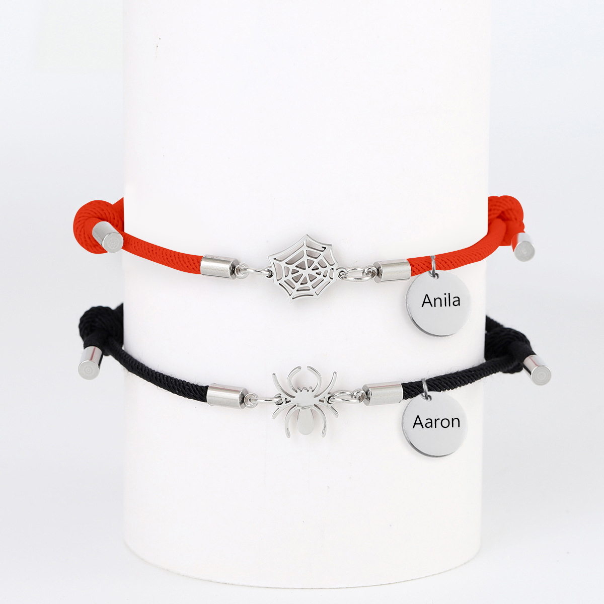 Pulsera de dos piezas de cuerda 2 nombres personalizados para pareja con dije magnético con araña y telaraña