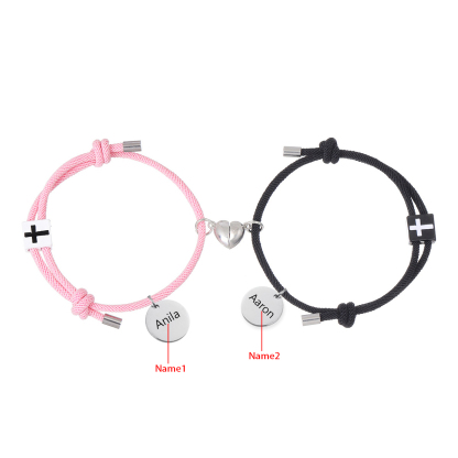 Pulsera de dos piezas de cuerda 2 nombres personalizados para pareja con dije magnético con cruz