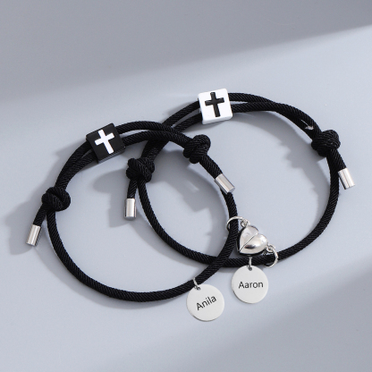 Pulsera de dos piezas de cuerda 2 nombres personalizados para pareja con dije magnético con cruz