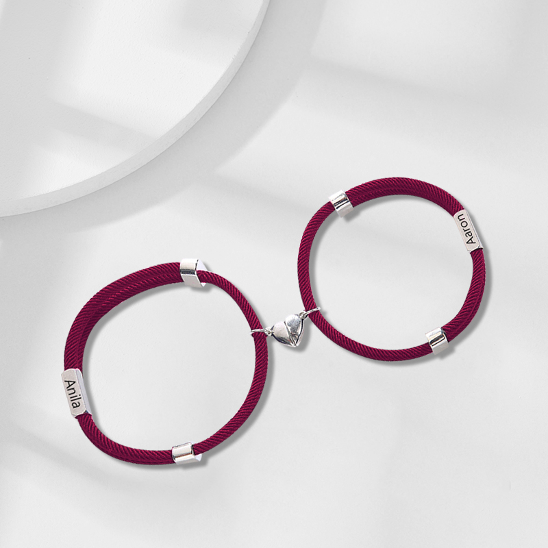 Pulsera de dos piezas de cuerda con 2 nombres personalizados para pareja con dije magnético