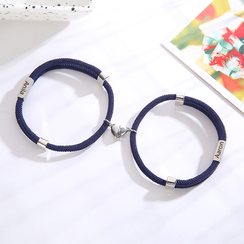 Pulsera de dos piezas de cuerda con 2 nombres personalizados para pareja con dije magnético