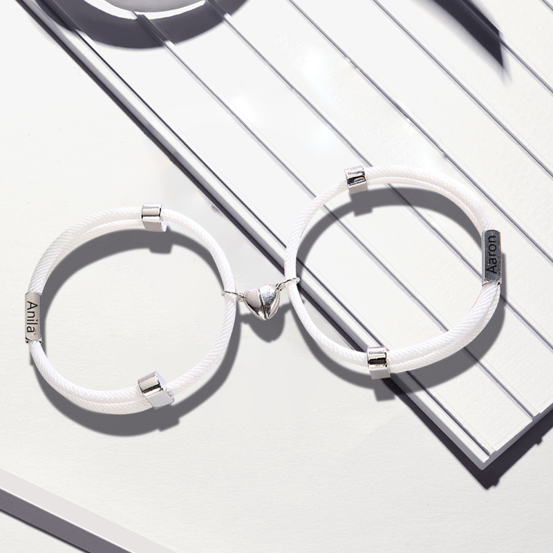 Pulsera de dos piezas de cuerda con 2 nombres personalizados para pareja con dije magnético