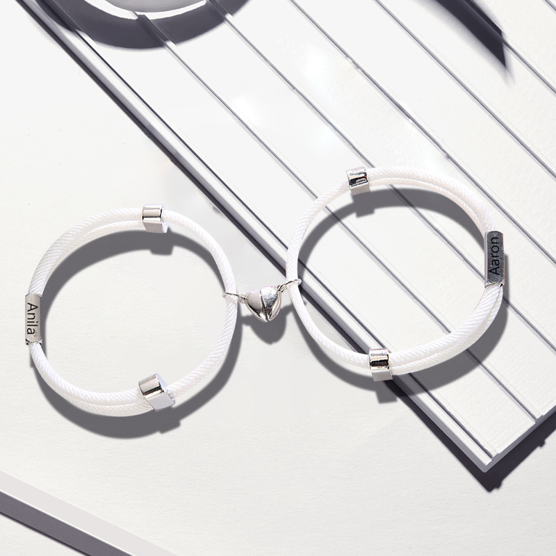 Pulsera de dos piezas de cuerda con 2 nombres personalizados para pareja con dije magnético