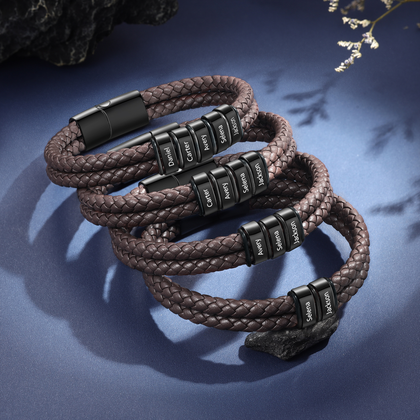 Pulsera de cuero trenzado de hombre con 3 perlas personalizadas con 3 nombres