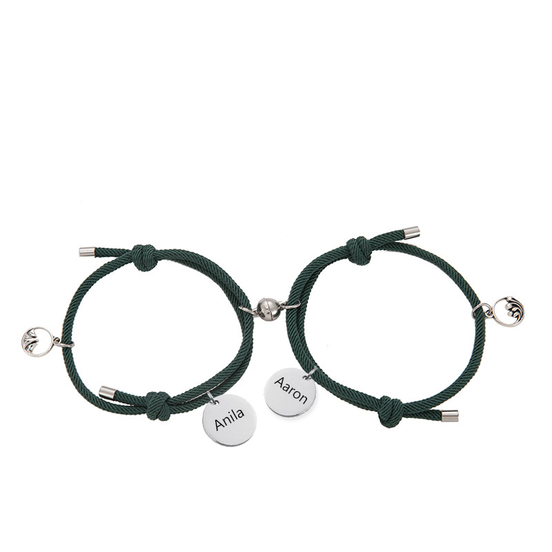 Pulsera de dos piezas de cuerda con 2 nombres personalizados para pareja con dije magnético