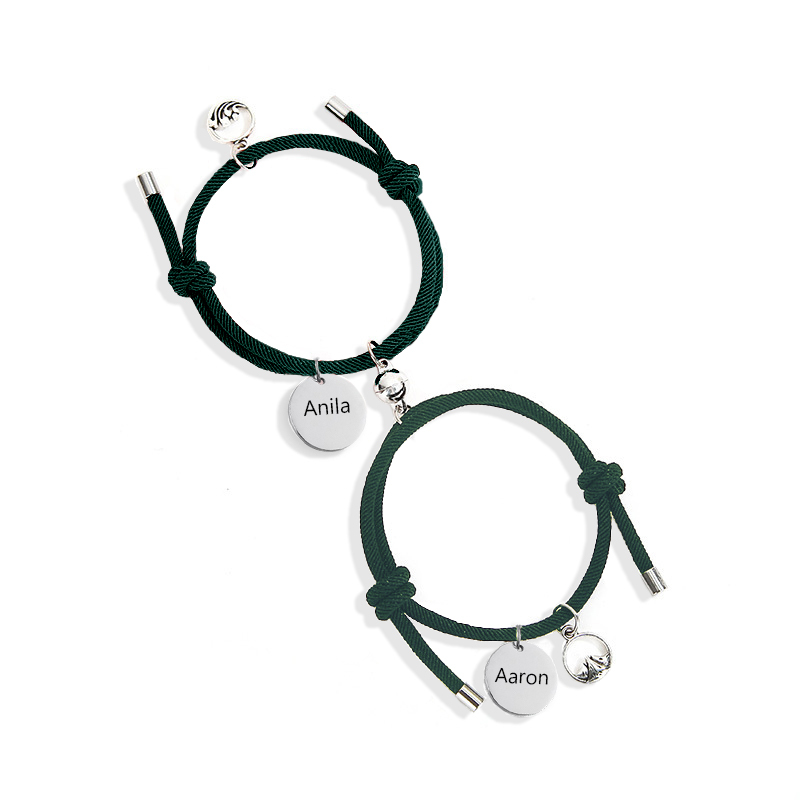 Pulsera de dos piezas de cuerda con 2 nombres personalizados para pareja con dije magnético