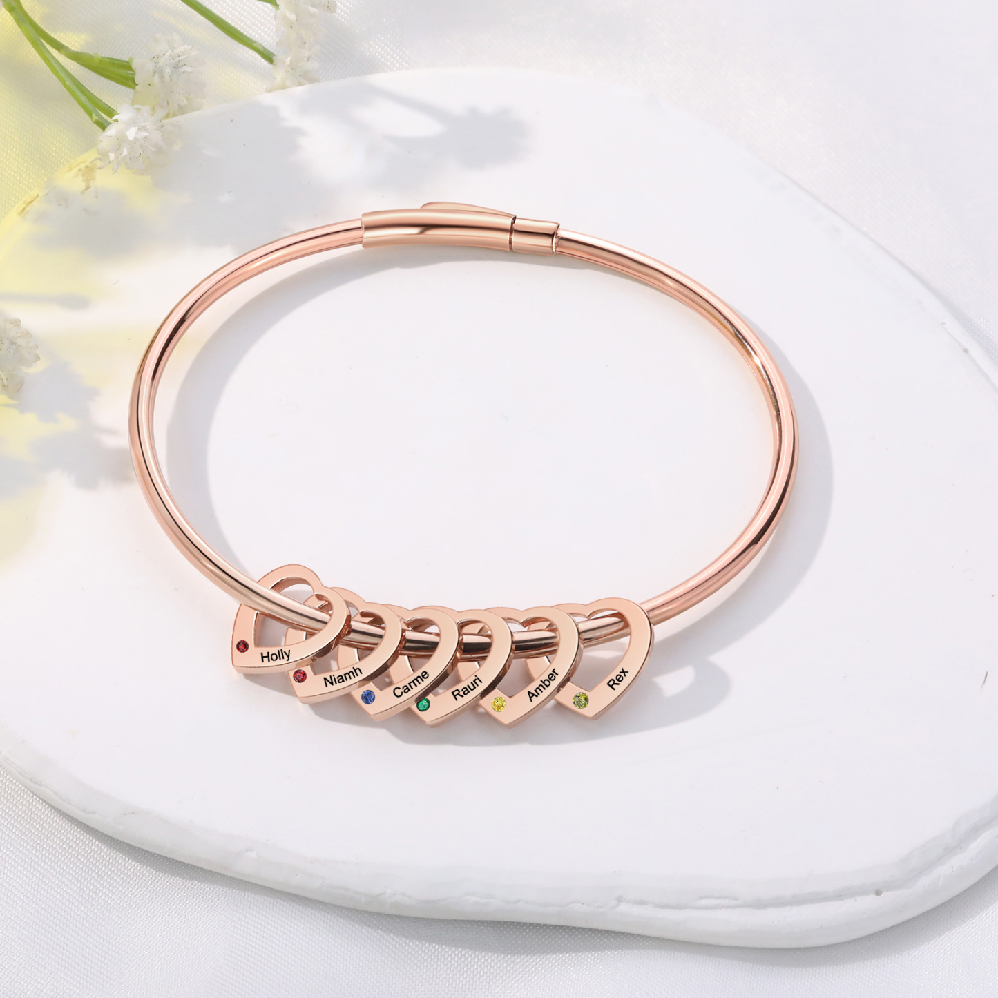 Pulsera con colgantes de corazón personalizados con 6 nombres y 6 piedras de nacimiento | Jessemade