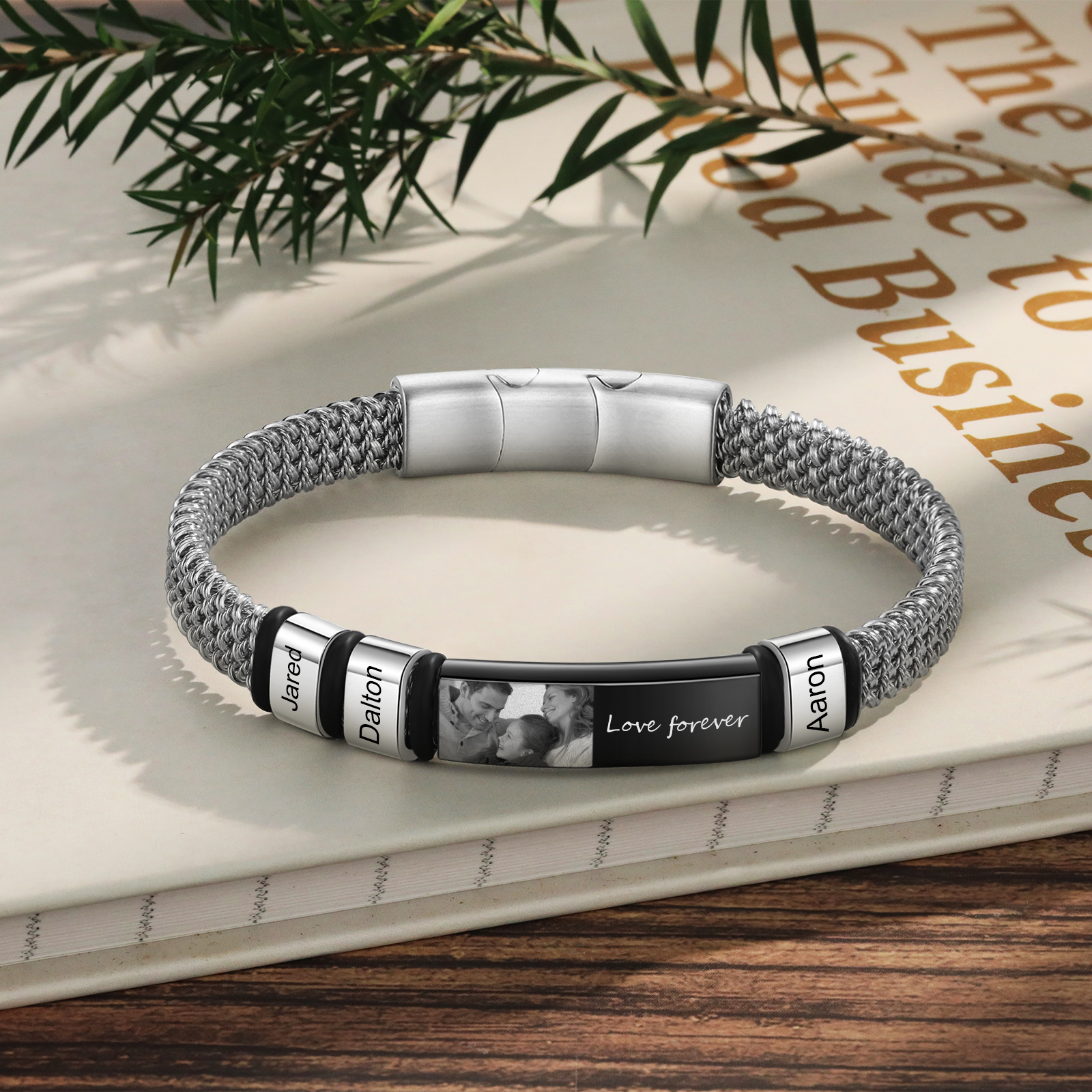 Pulsera de cadena para hombre con 3 nombres, texto y foto personalizados en aros y placa | Jessemade