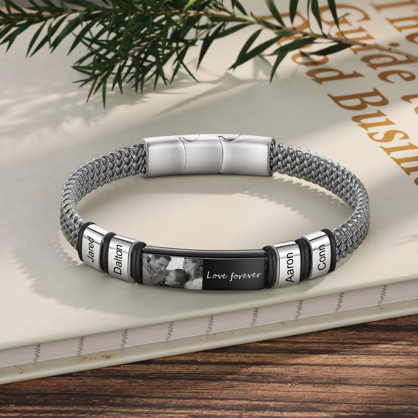Pulsera de cadena para hombre con 4 nombres, texto y foto personalizados en aros y placa | Jessemade