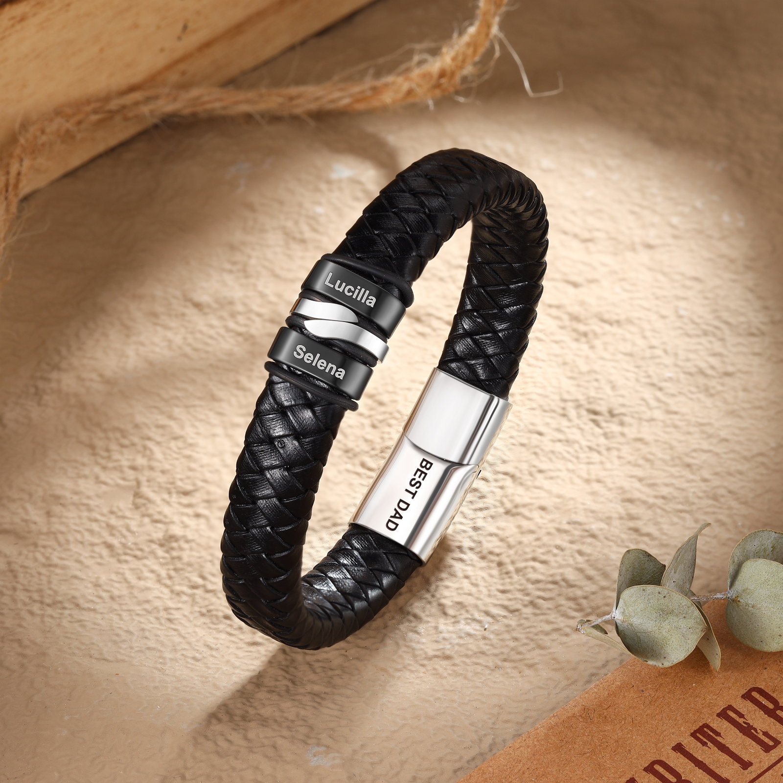Pulsera de cuero trenzado para hombre con 2 nombres y 1 texto personalizados en aros | Jessemade