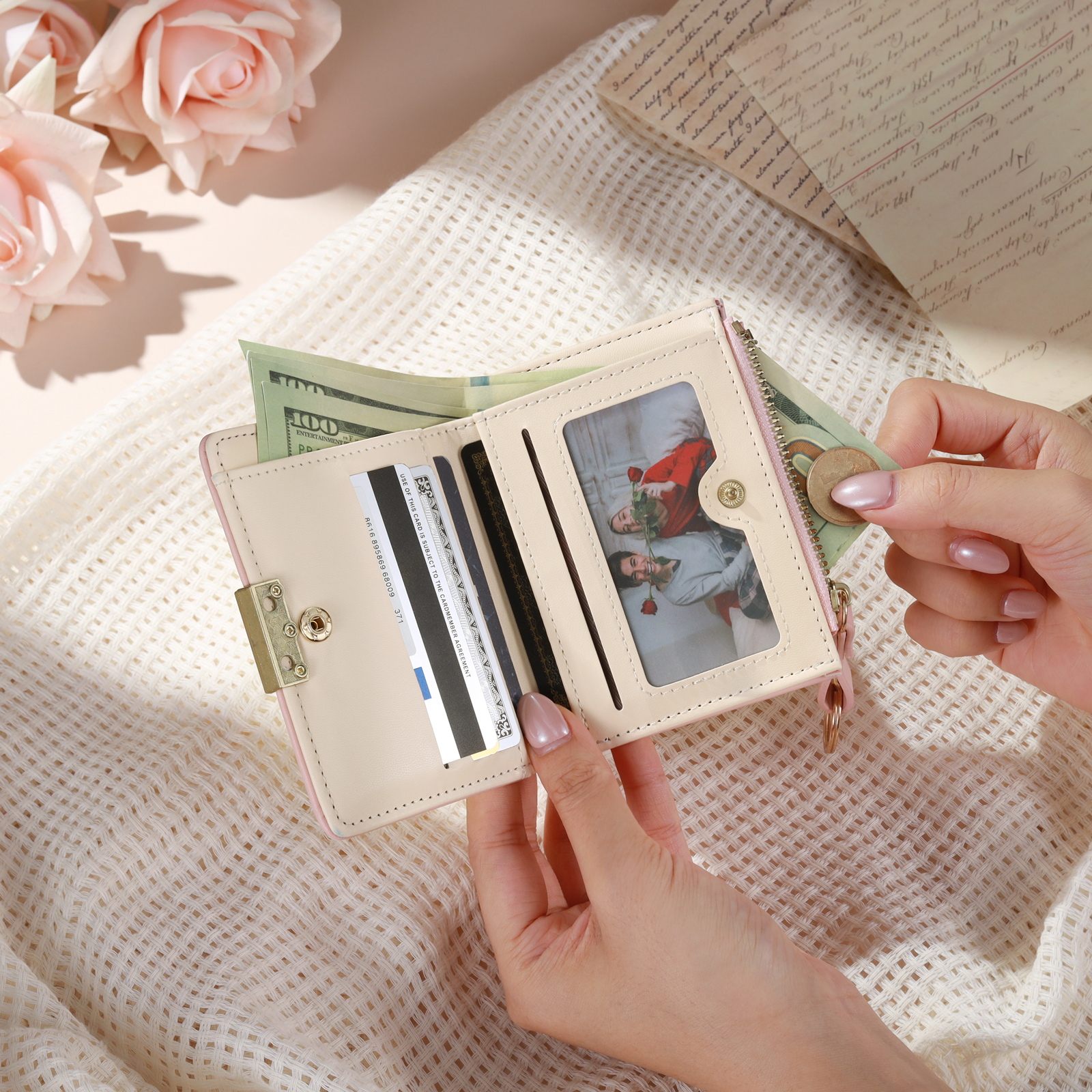 Cartera de cuero personalizada para mujer con nombre y flor de nacimiento