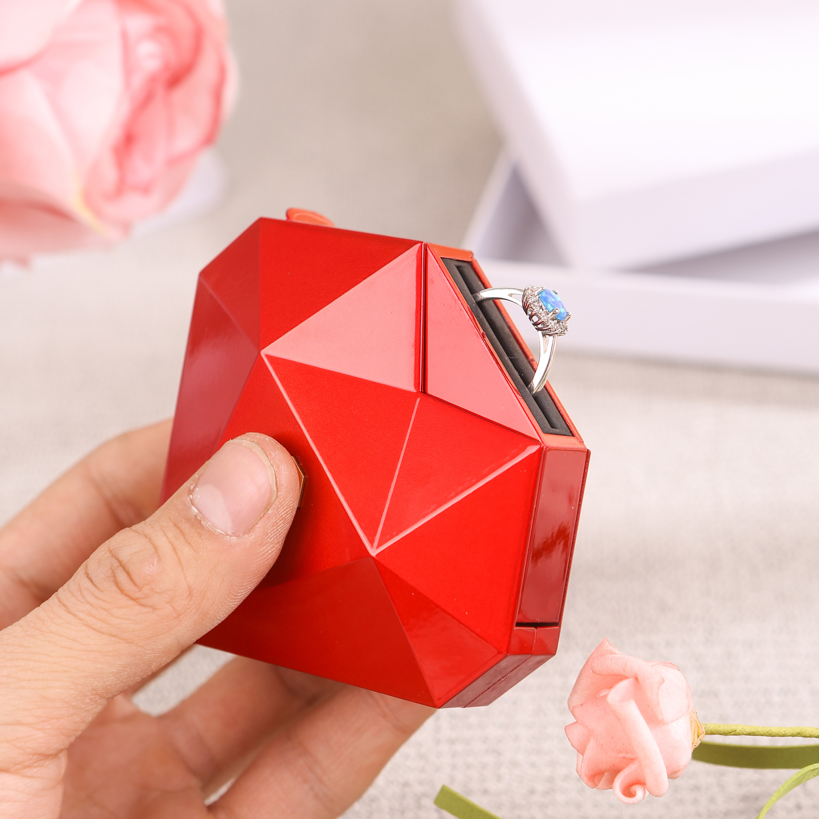 Caja de regalo en forma de corazón Caja de anillo