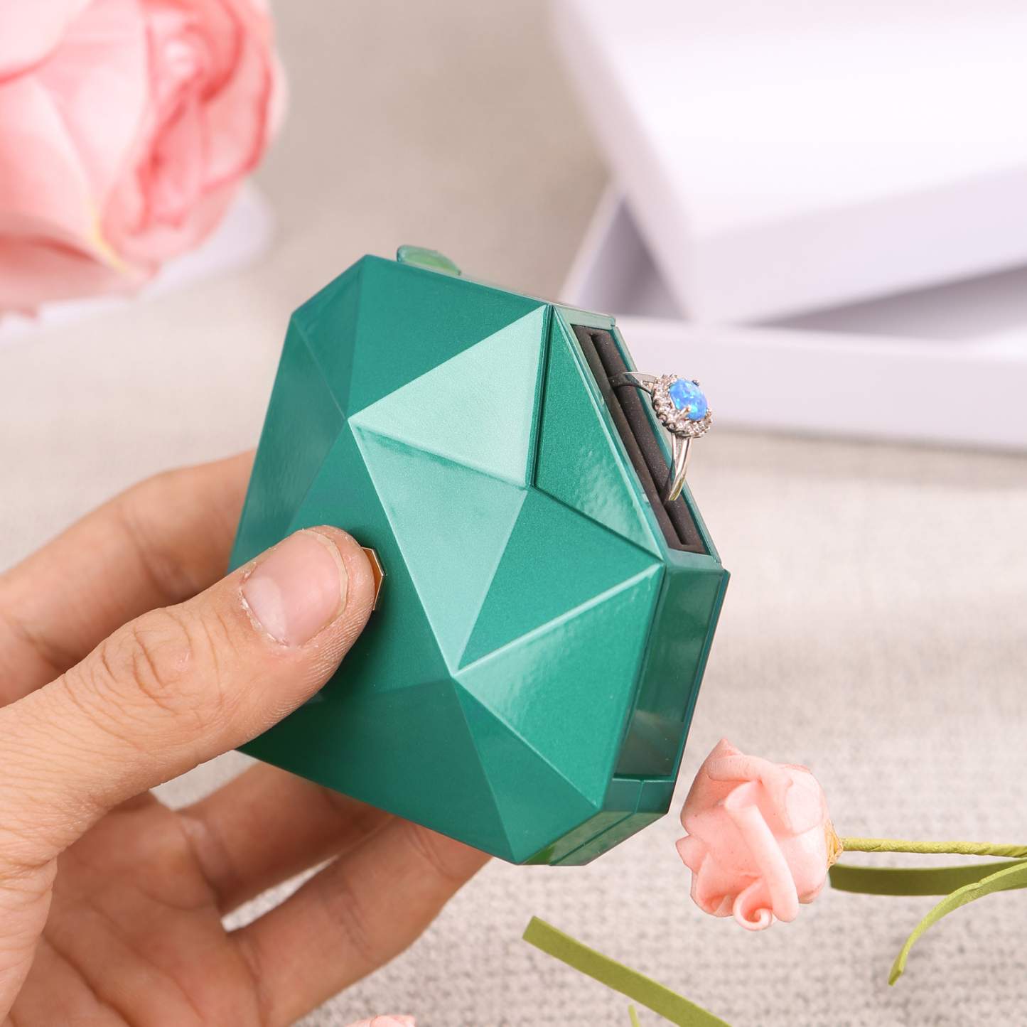 Caja de regalo en forma de corazón Caja de anillo