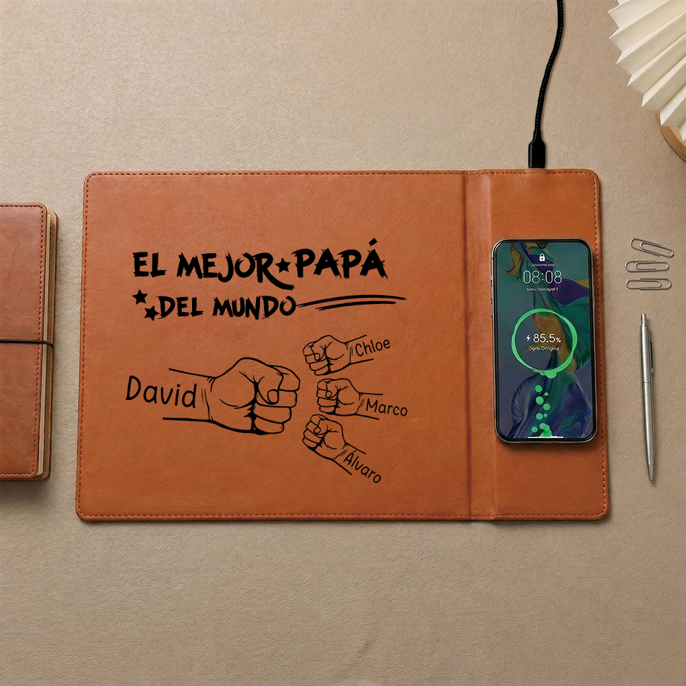 Alfombrilla de escritorio de cuero personalizada con función de carga inalámbrica, personalizable con 1-6 nombres y choques de puño