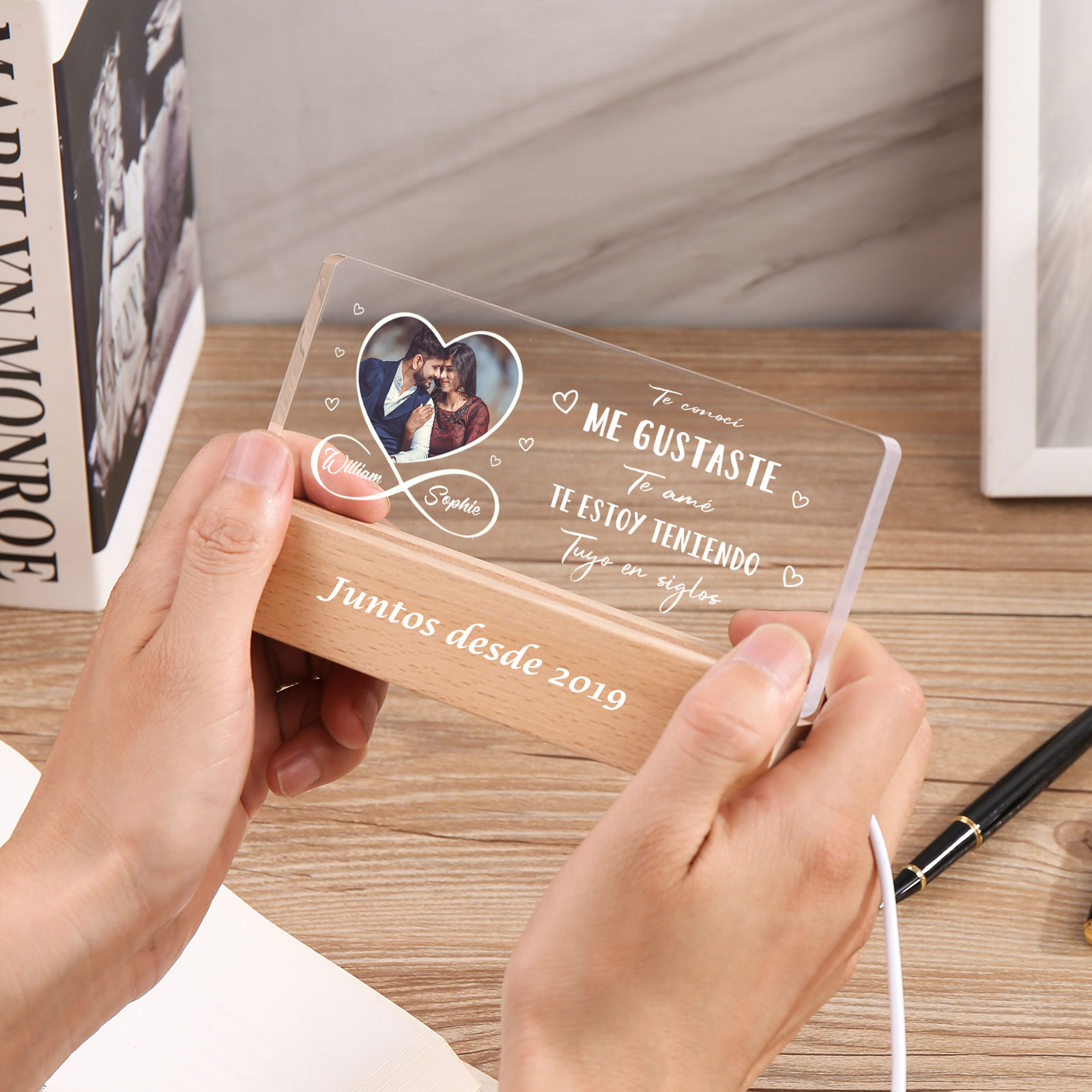 Pareja-Lámpara con frases amorosos con 2 nombres, foto y año personalizados | Jessemade