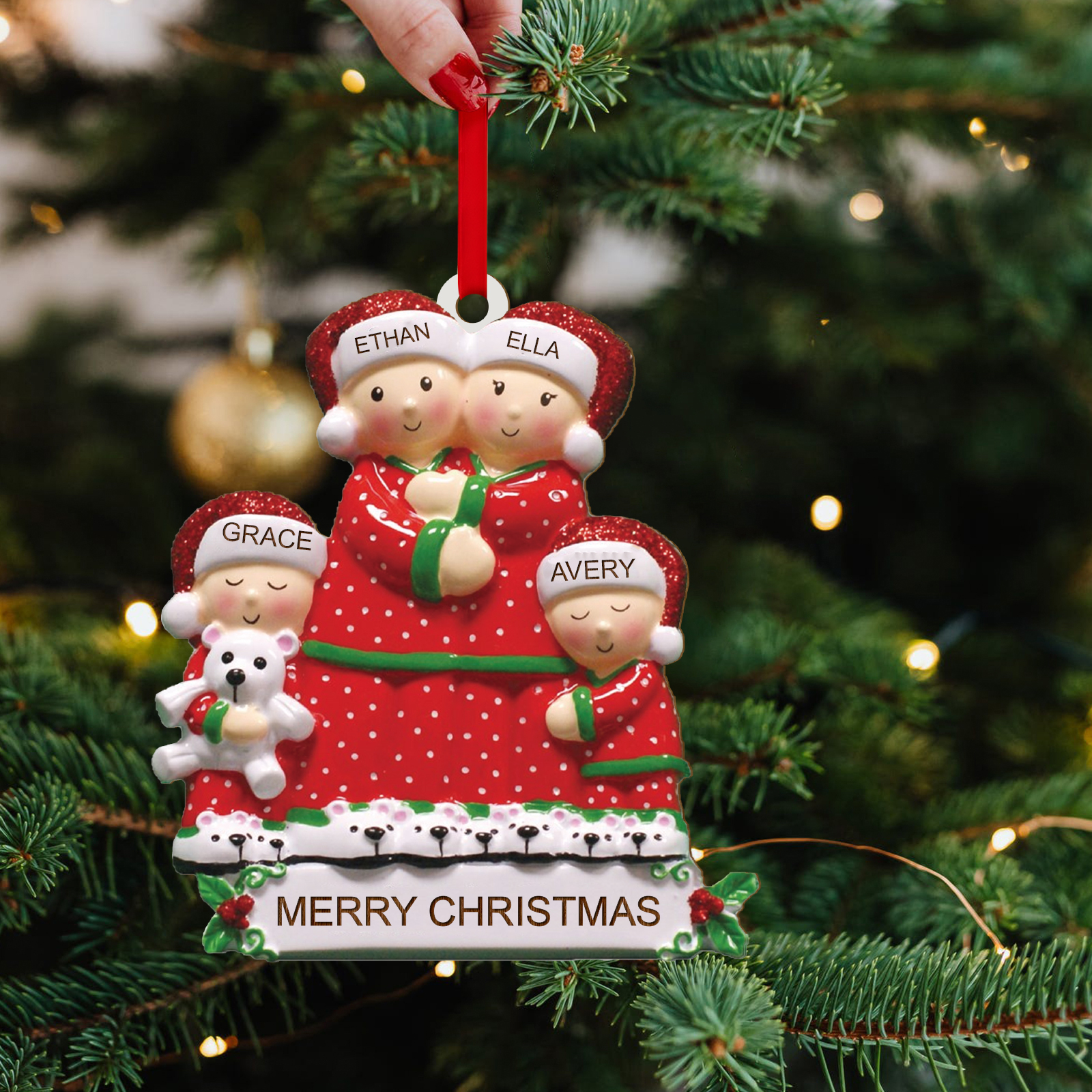 Navidad-Ornamento con muñecos de madera familia en rojo 4 nombres y texto personalizados | Jessemade