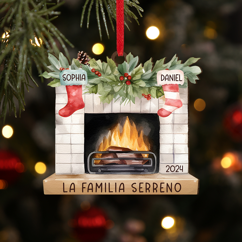 Navidad-Ornamento de madera chimenea y calcetines con 2 nombres y 1 texto personalizados | Jessemade