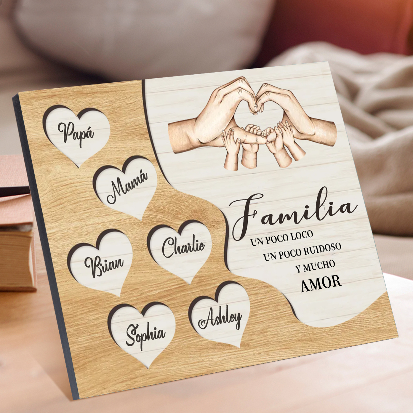 A la familia-Lámina de madera mano a mano con corazones personalizados de 6 nombres | Jessemade