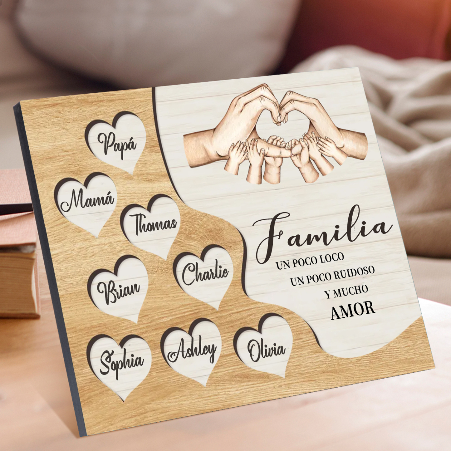 A la familia-Lámina de madera mano a mano con corazones personalizados de 8 nombres | Jessemade