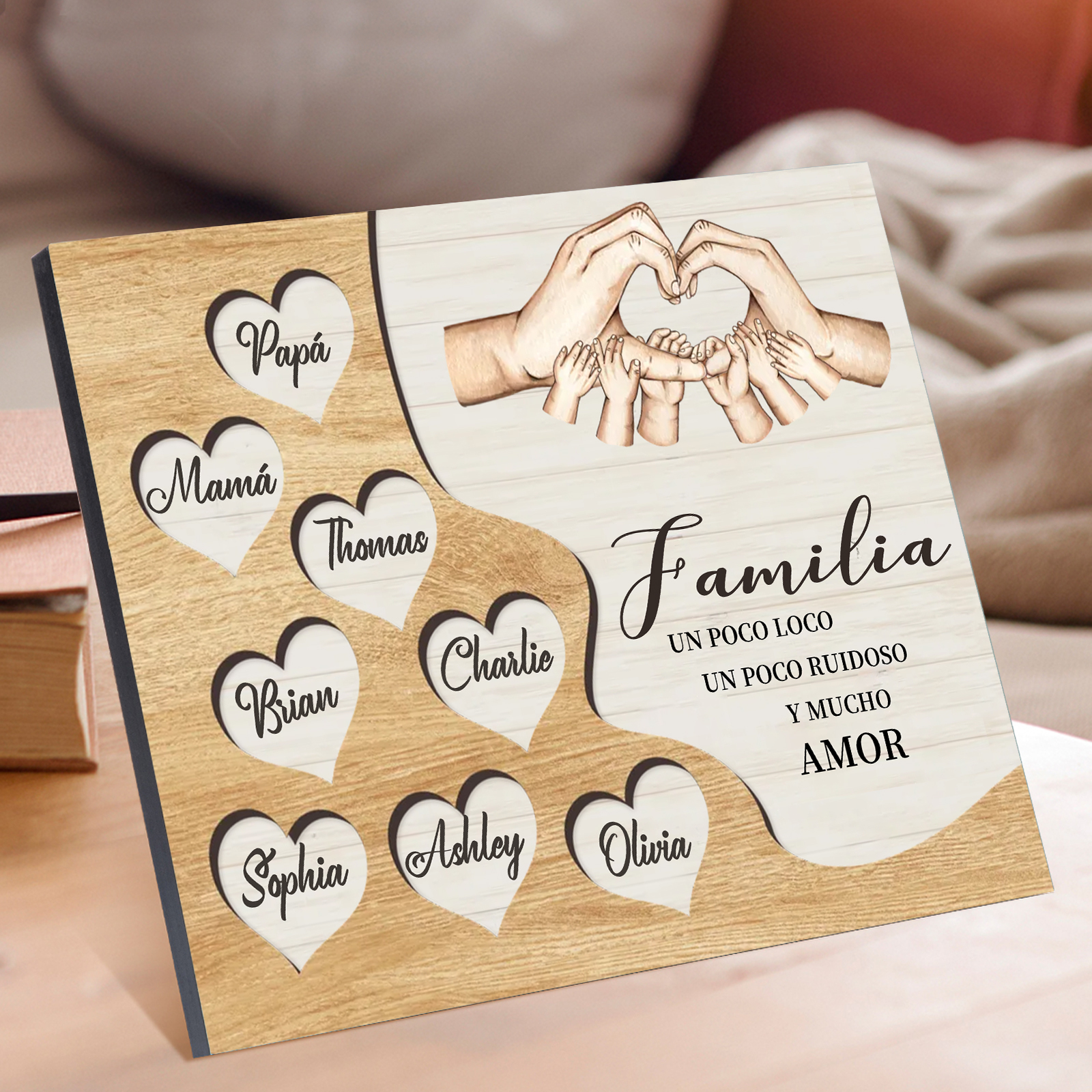 A la familia-Lámina de madera mano a mano con corazones personalizados de 8 nombres | Jessemade
