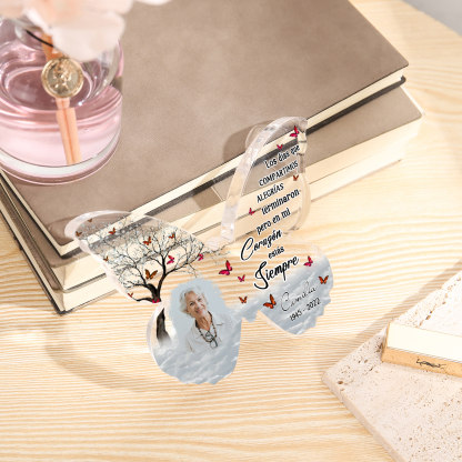 Placa de acrílico en forma de mariposa con nombre, años y foto personalizados para conmemoración | Jessemade