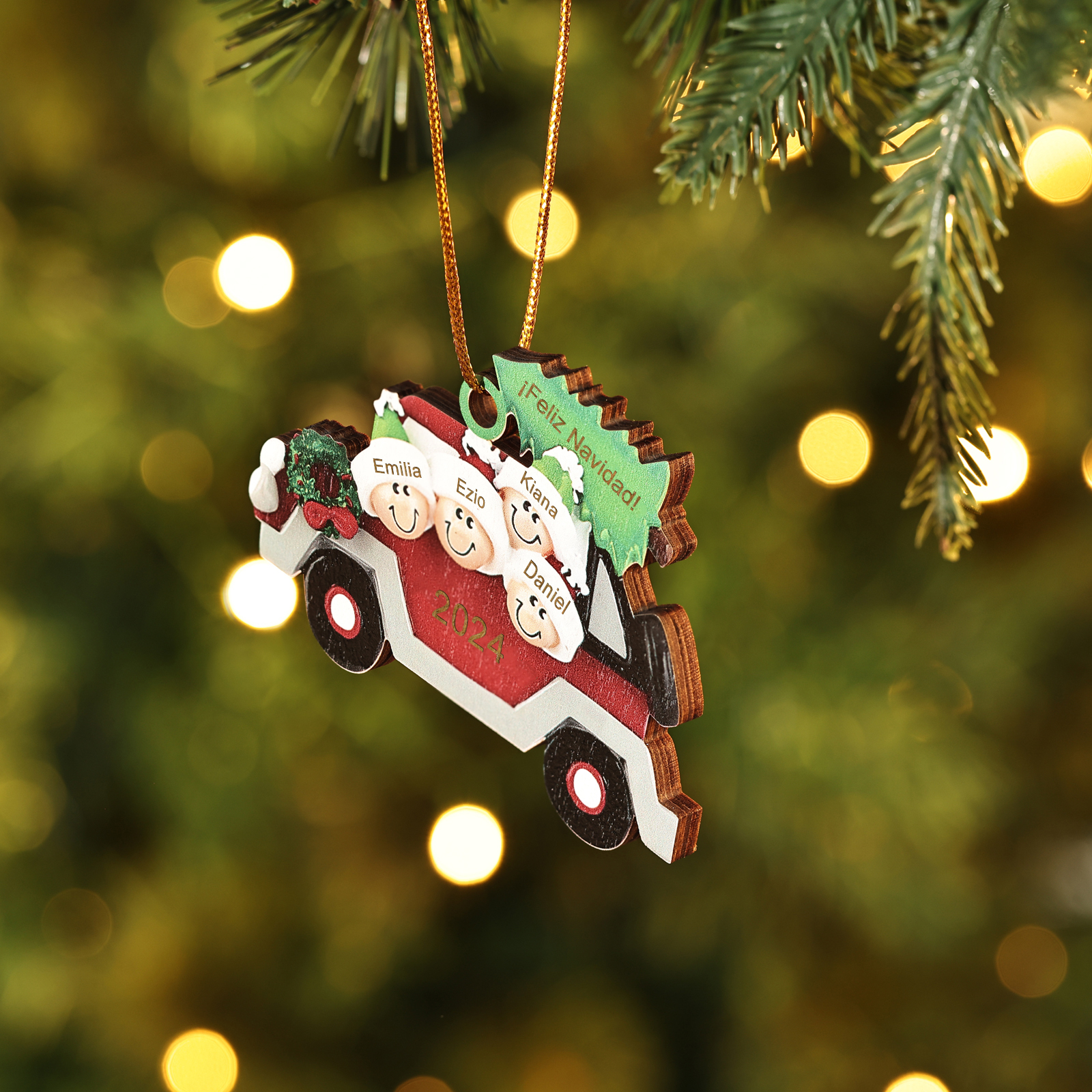 Navidad-Ornamento con muñecos de madera coche y árbol 4 nombres, año y texto personalizados | Jessemade