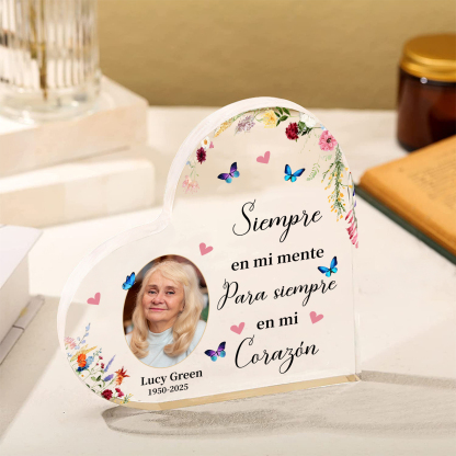 Placa de acrílico en forma de corazón con años, foto y nombre personalizados para conmemoración | Jessemade