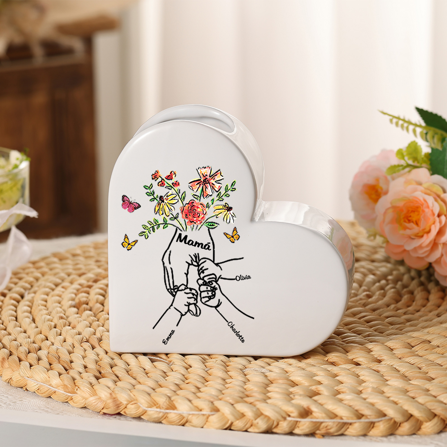 Jarrón de cerámica en forma de corazón personalizado con texto y de 2 a 8 nombres para mamá o abuela