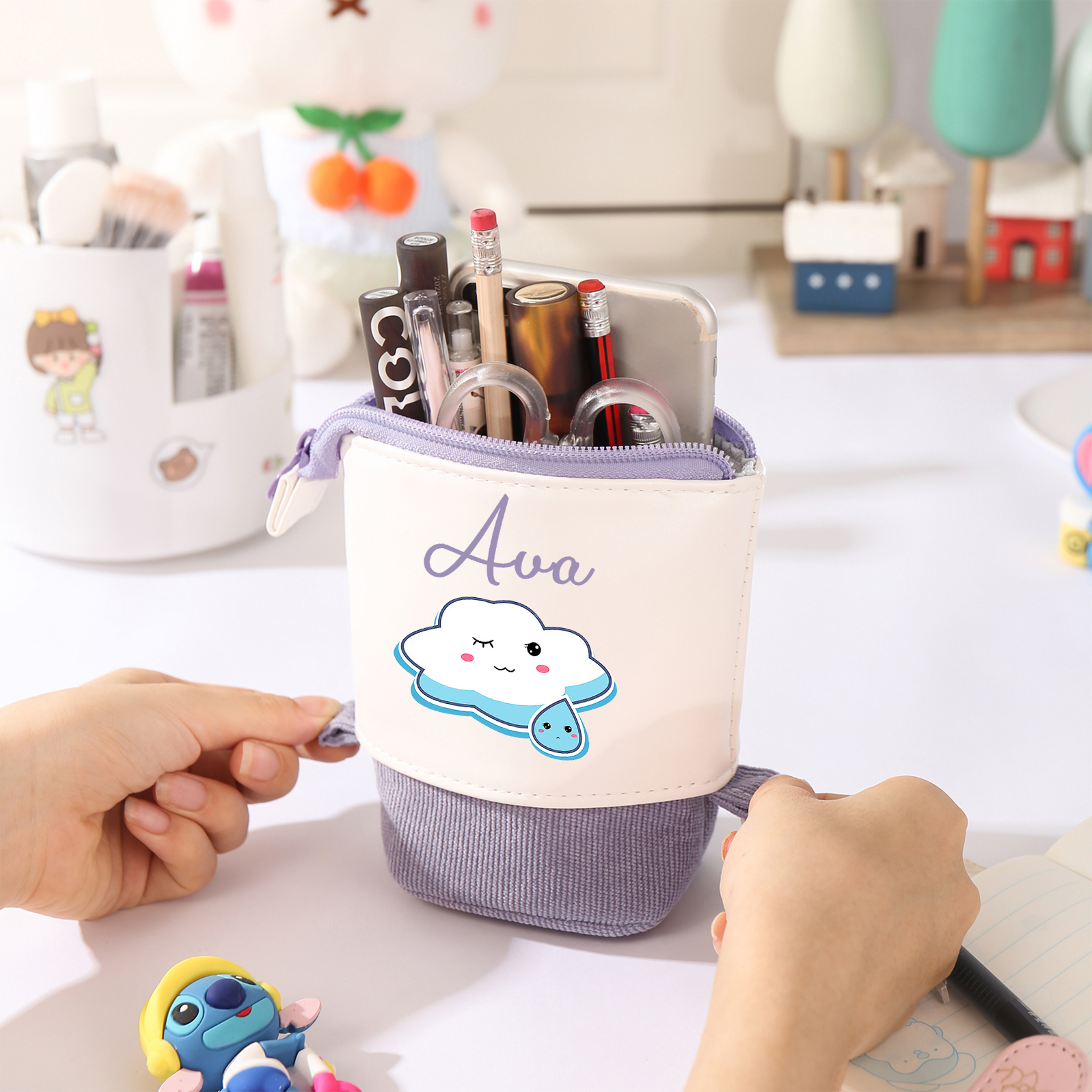 Estuche personalizado con nombre con diseños coloridos de nube para niños