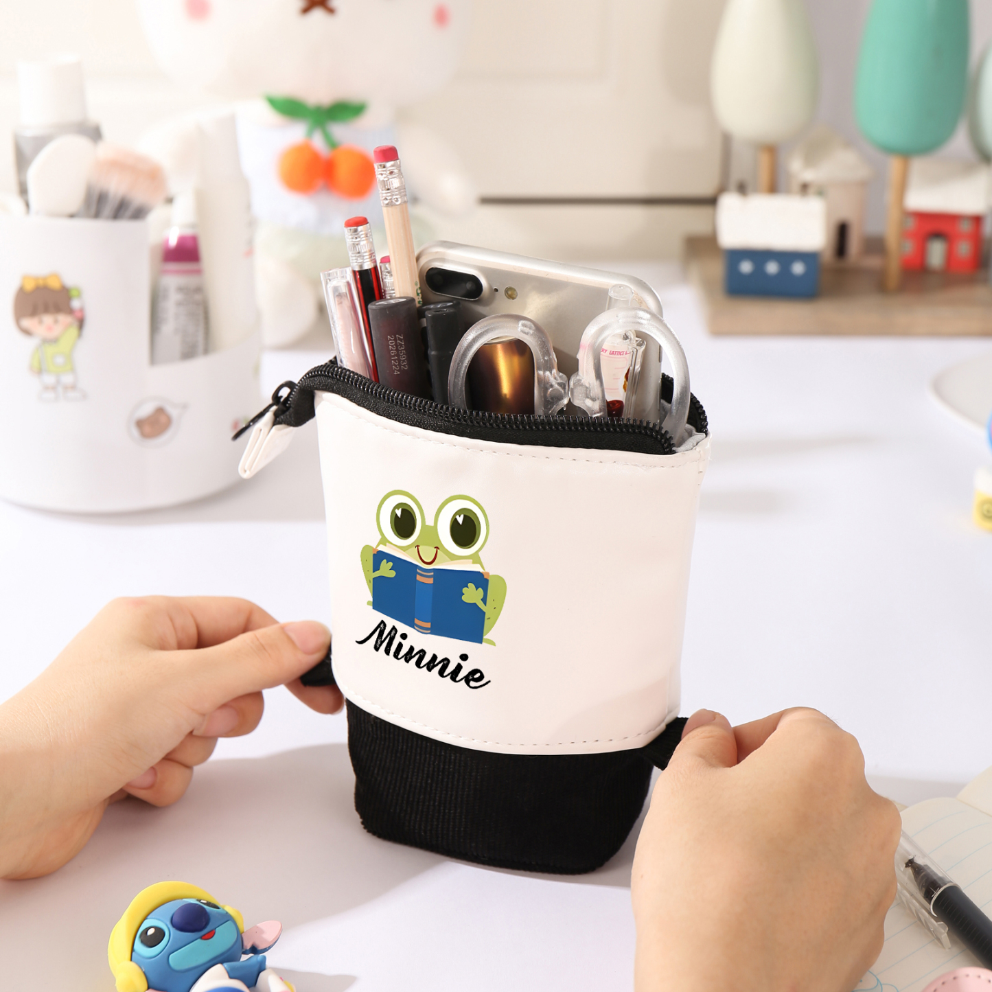 Estuche personalizado con nombre con diseños coloridos de animales para niños