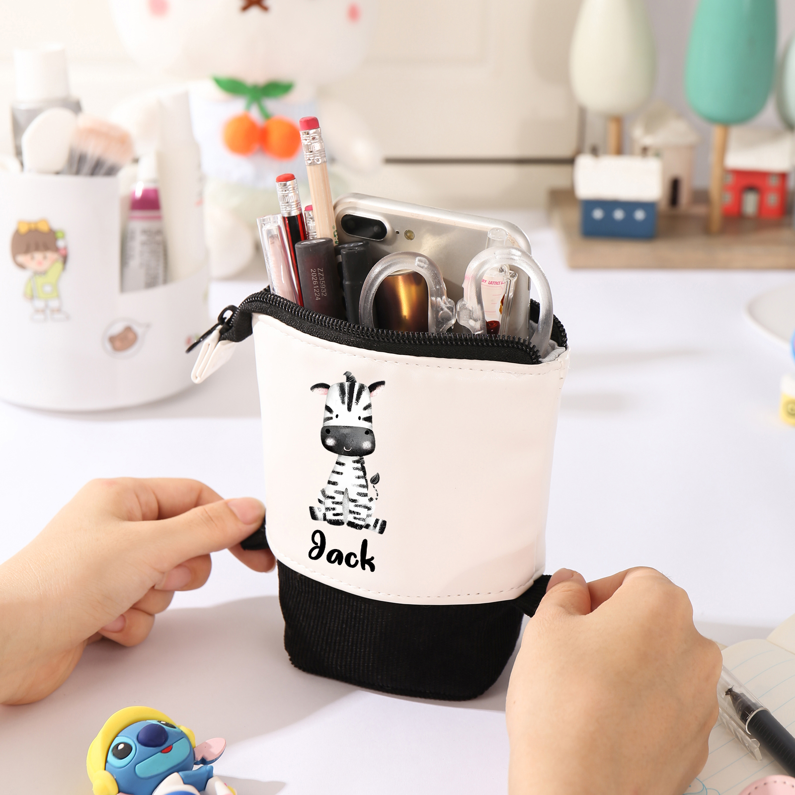 Estuche personalizado con nombre con diseños coloridos de animales para niños