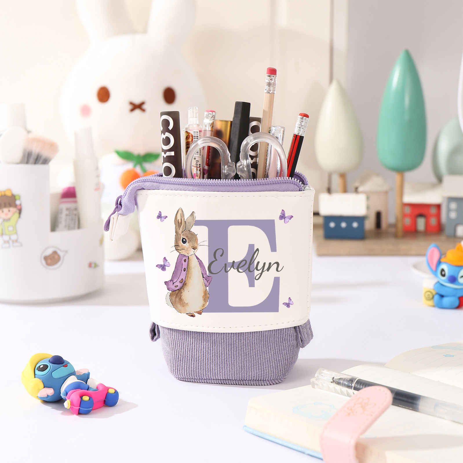 Estuche personalizado con nombre y letra con diseños coloridos para niños