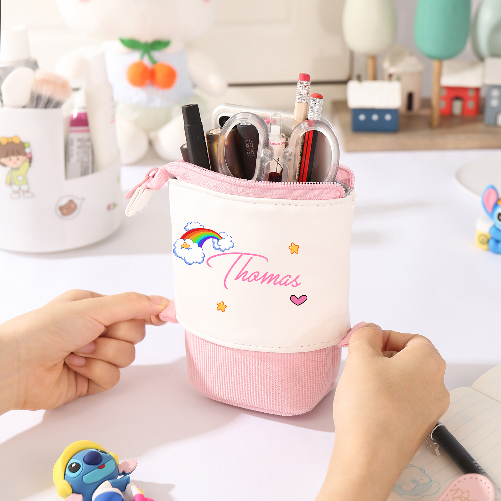 Estuche personalizado con nombre con diseños coloridos de iris y estrellas para niños