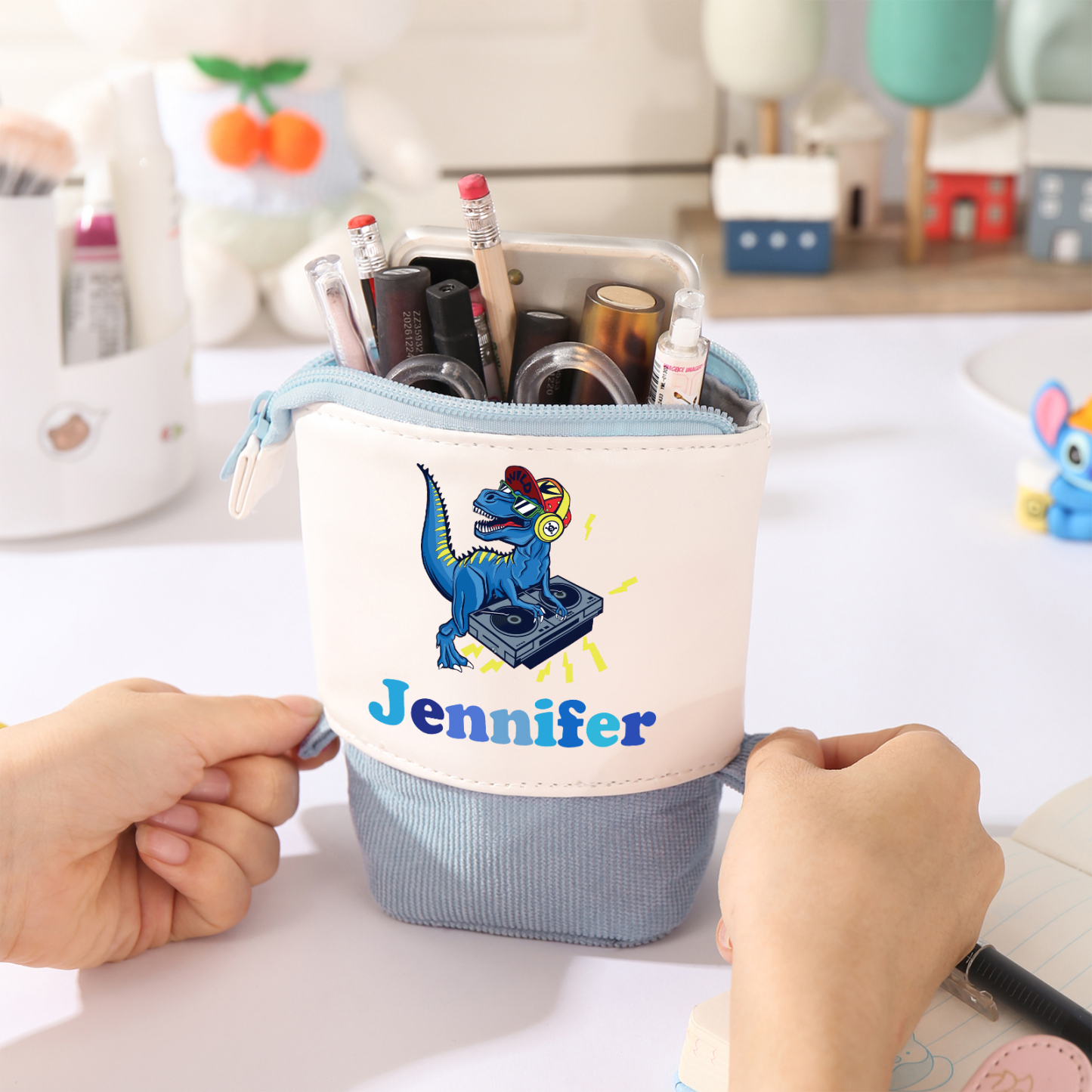 Estuche personalizado con nombre con diseños coloridos de animales para niños