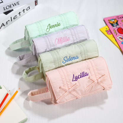 Estuche enrollable con lazos decorativos personalizado con 1 nombre bordado para niña | Jessemade
