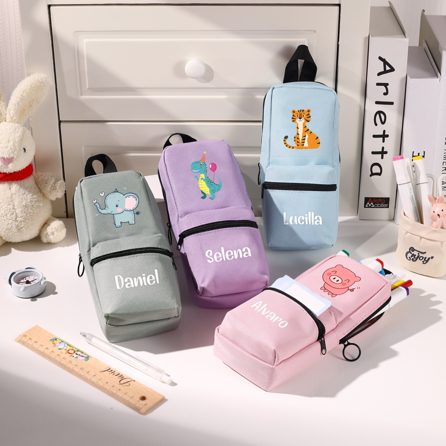 Estuche personalizado con 1 nombre con diseño colorido de animal seleccionado para niños | Jessemade