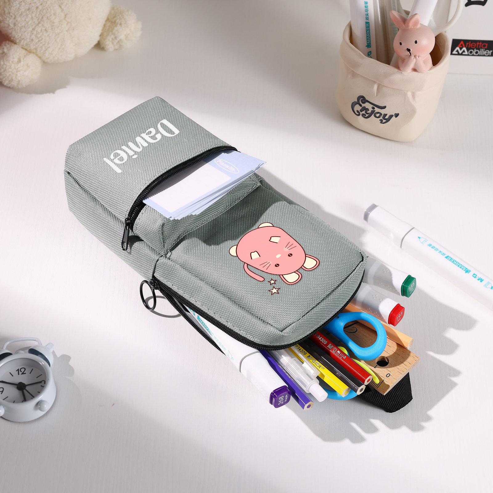 Estuche personalizado con 1 nombre con diseño colorido de animal seleccionado para niños | Jessemade