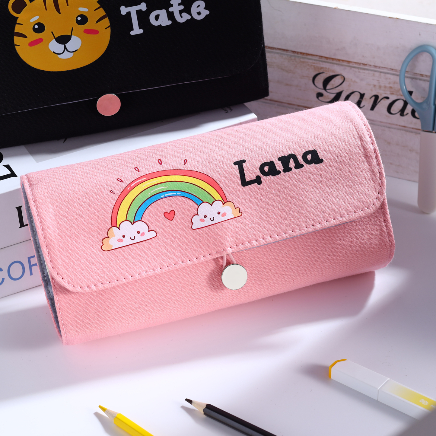Estuche personalizado con 1 nombre con diseño colorido seleccionado para niños | Jessemade