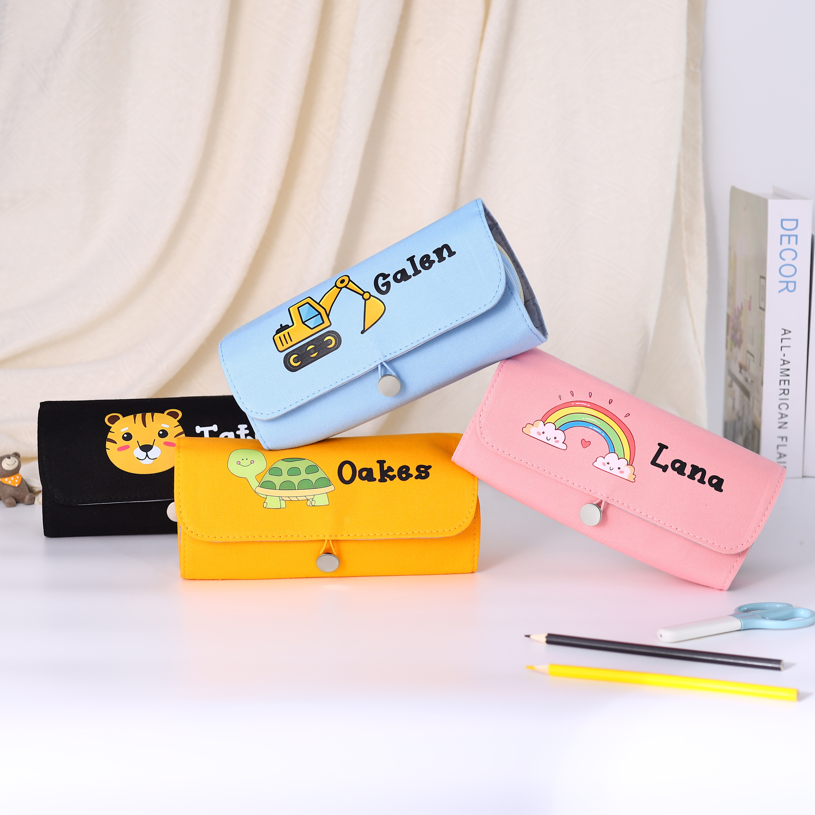 Estuche personalizado con 1 nombre con diseño colorido seleccionado para niños | Jessemade