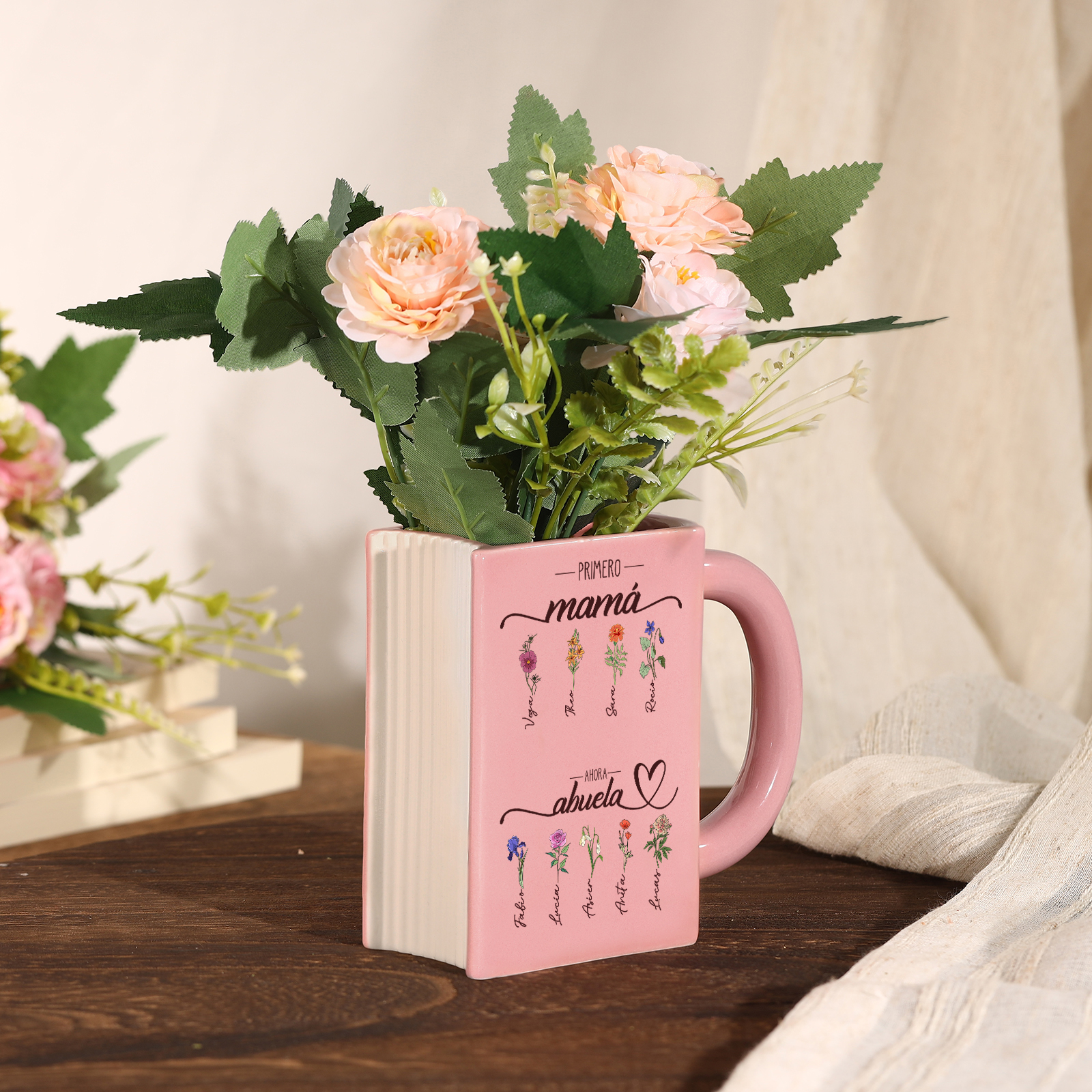 Florero Libro Personalizado con 2 a 10 Nombres y Flores de Nacimiento – Regalo para Mamá o Abuela